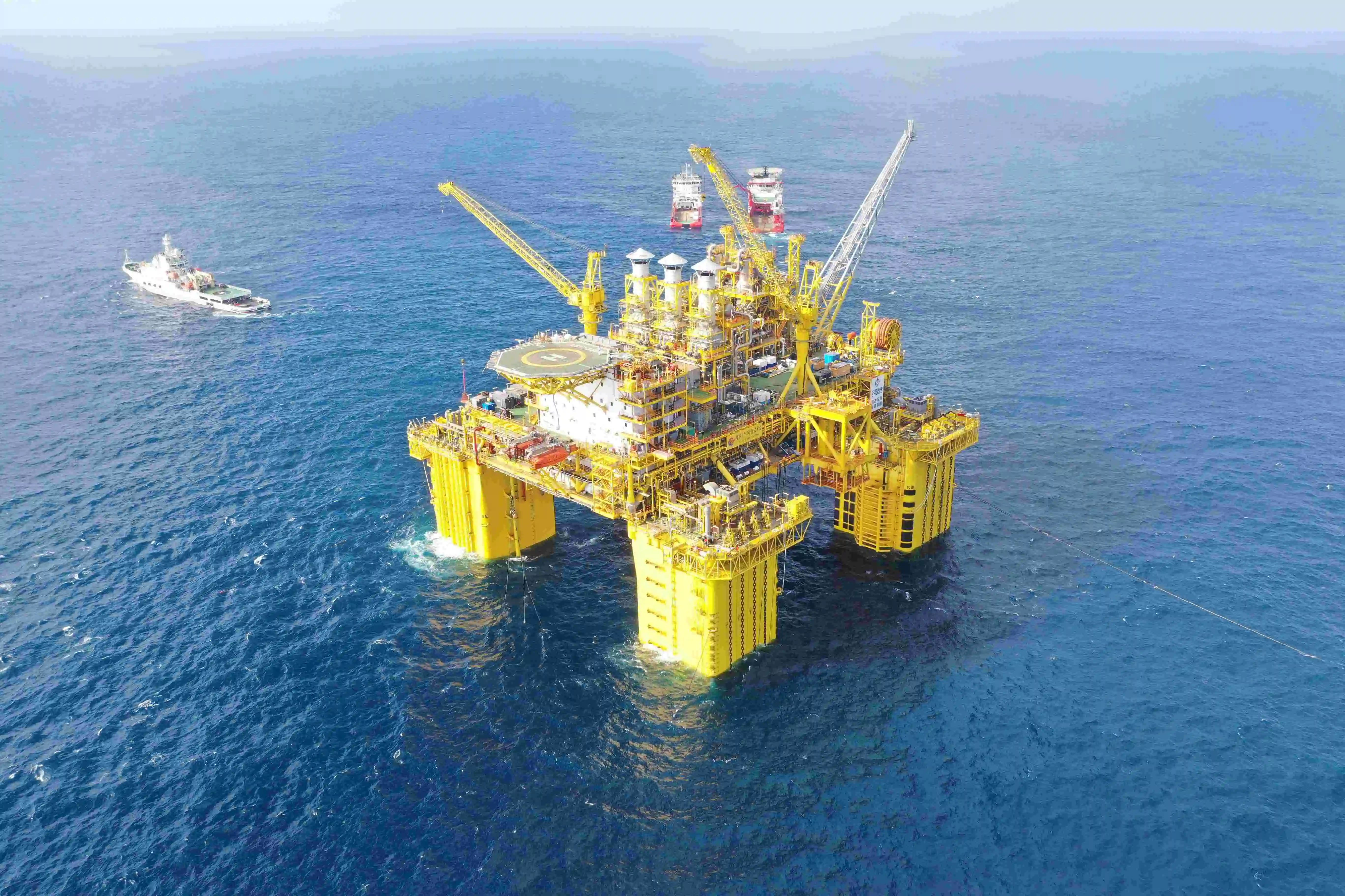 中国海油深海一号能源站研发设计团队坚持到感动自己拼搏到竭尽全力