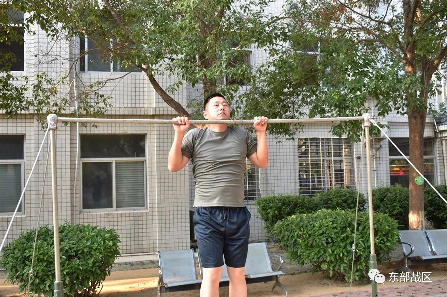 杨小龙入伍16年他10多次立功受奖