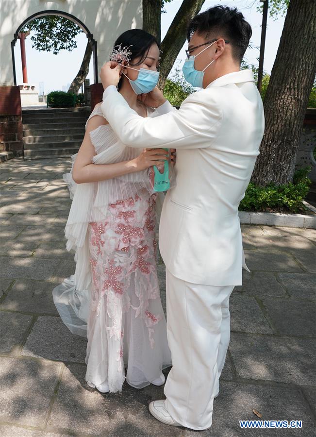 People in Wuhan restart wedding preparations as coronavirus outbreak wanes CHINA-HUBEI-WUHAN-WEDDING SERVICES-RESUMPTION (CN)